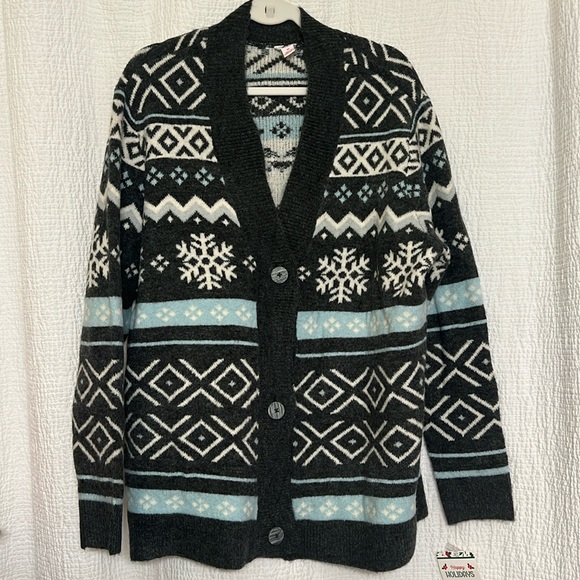 Sweaters - Women’s Holiday Cardigan. Size 1X.